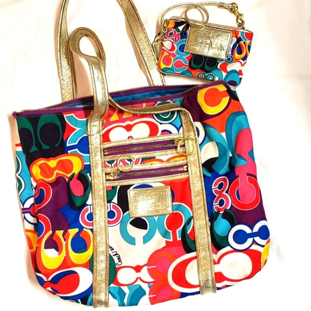 Womens authenic coach purse and wallet